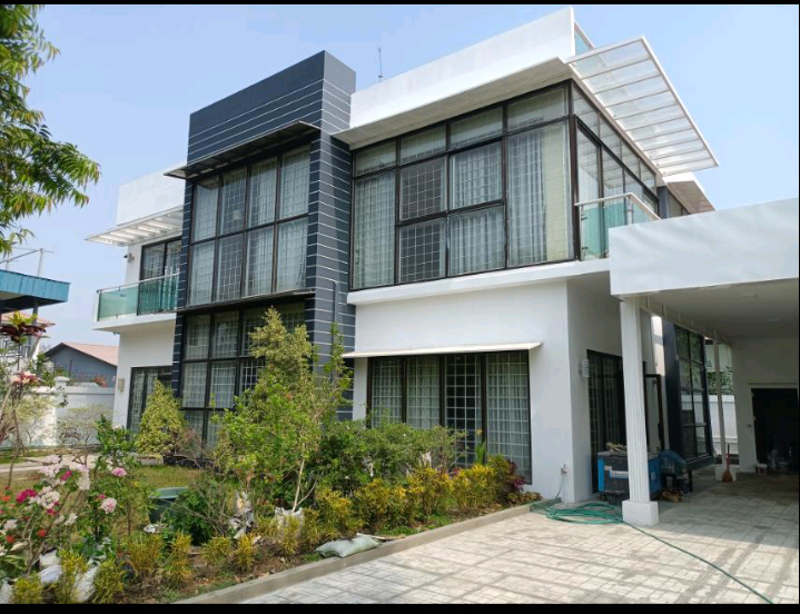 အရှေ့ဒဂုံမြို့နယ်လုံးချင်းအရောင်း