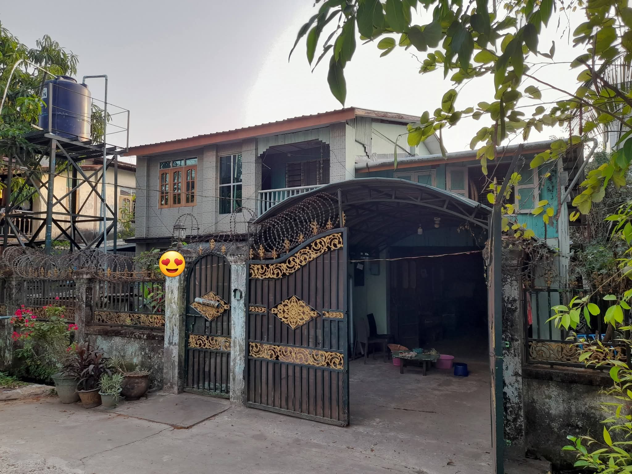 မြောက်ဒဂုံမြို့နယ်လုံးချင်းအရောင်း