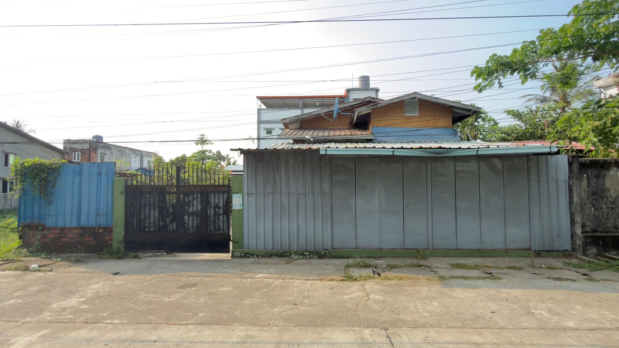 တောင်ဒဂုံမြို့နယ်ရှိလုံးချင်းအရောင်း