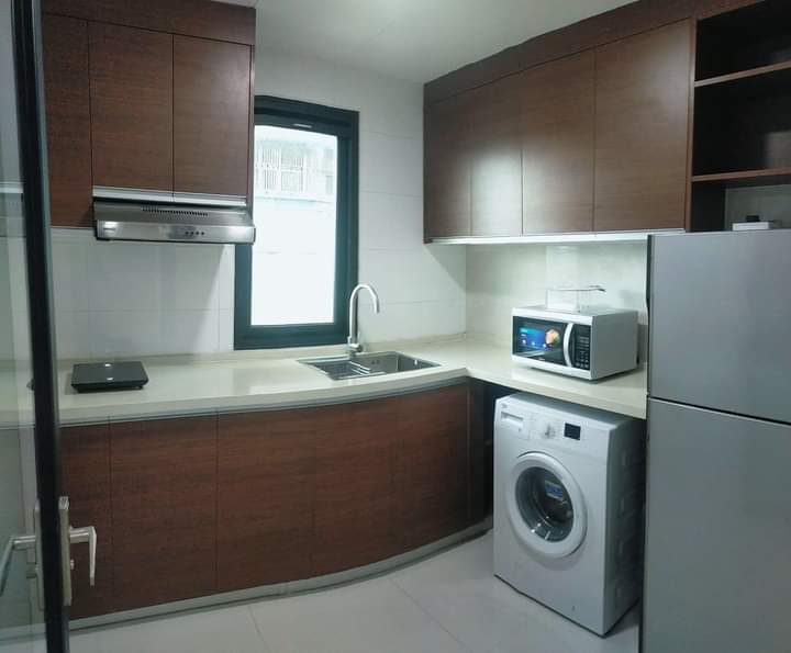 ပုဇွန်တောင်မြို့နယ်၊ Residence အငှား