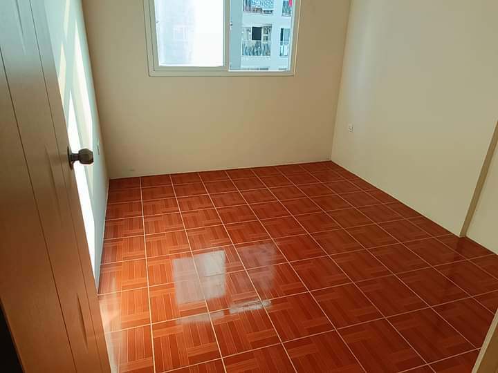 ဒဂုံဆိပ်ကမ်းမြို့နယ်၊ ဧရာချမ်းသာကွန်ဒိုအငှား