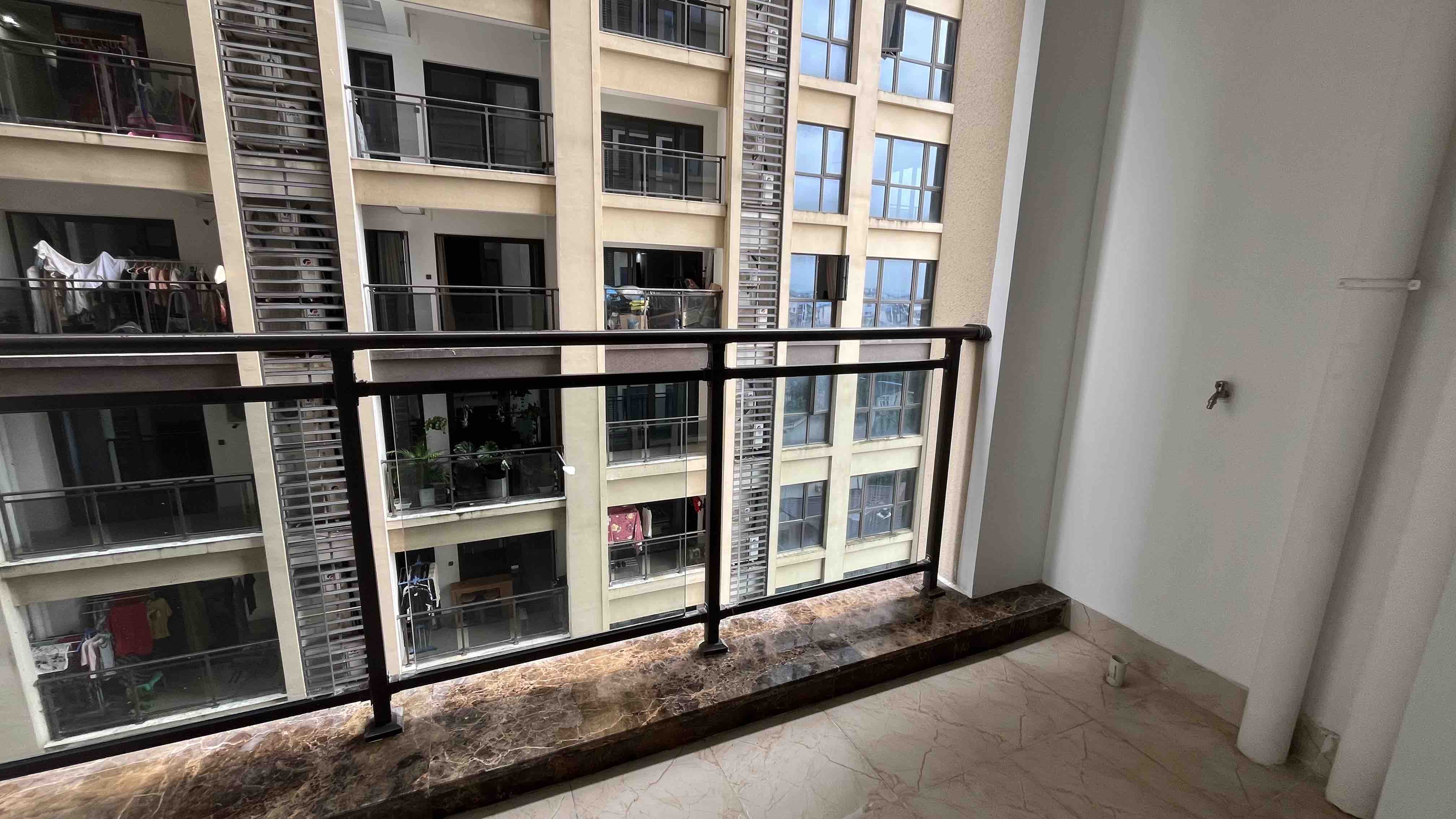 လှိုင်မြို့နယ် ၊The Century Condo အငှားခန်း