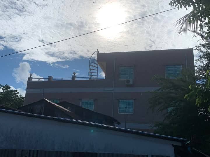 သာကေတမြို့နယ်၊ လုံးချင်းအရောင်း