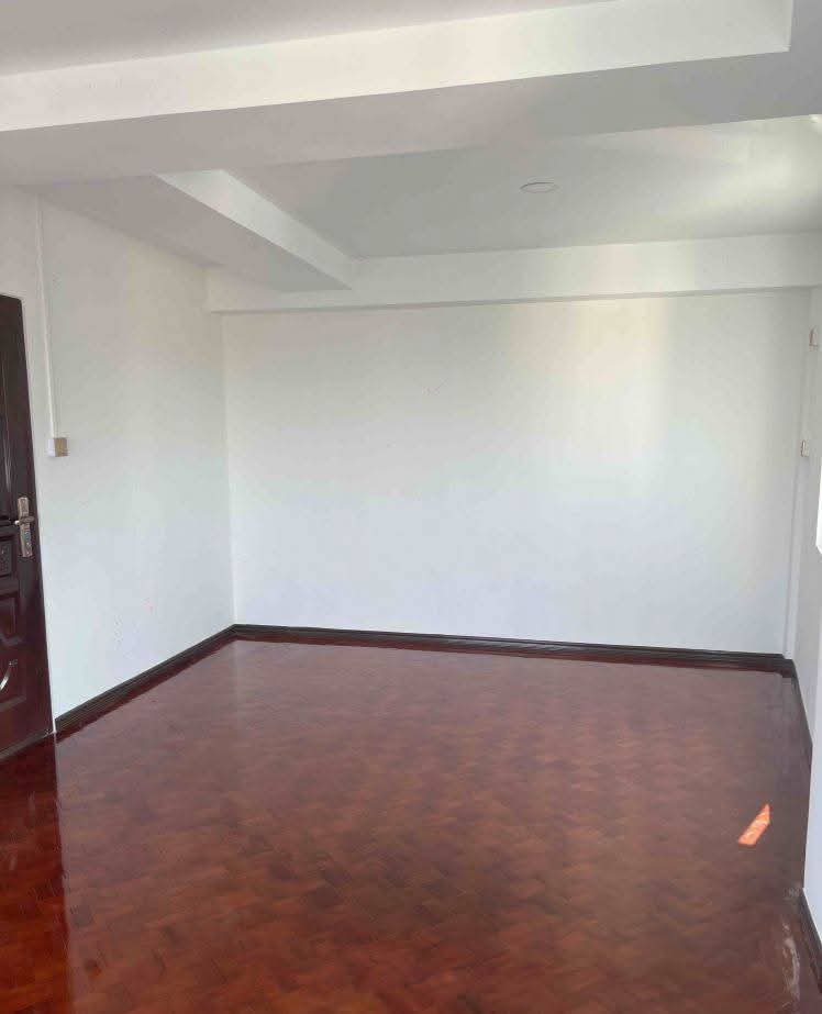 တောင်ဉကလာပမြို့နယ် မီနီကွန်ဒိုအရောင်း