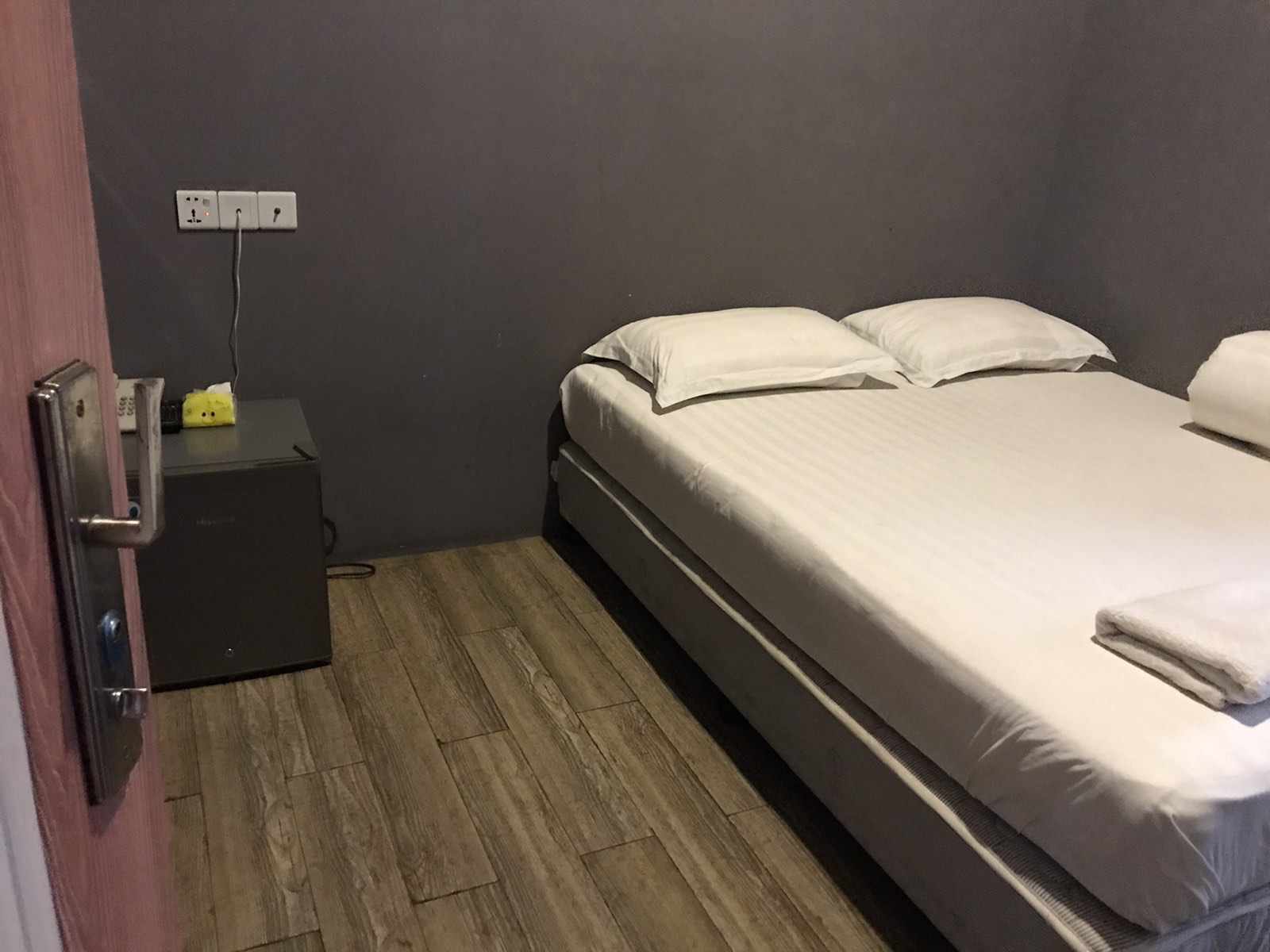 မြောက်ဒဂုံမြို့နယ်၊4RCအရောင်း