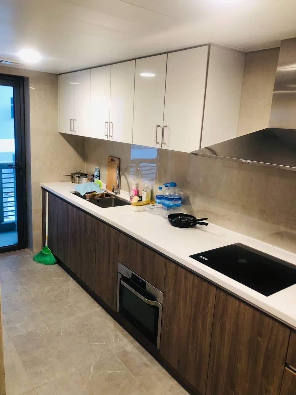 ရန်ကင်းမြို့နယ်၊ ကွန်ဒိုတိုက်ခန်းအရောင်း