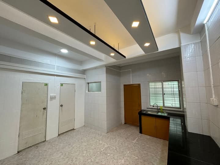 တောင်ဥက္ကလာ10ရပ်ကွက်မြေညီထပ်အရောင်း