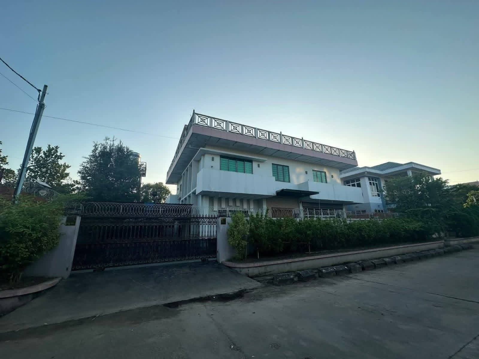 မြောက်ဒဂုံမြို့နယ်လုံးချင်းအရောင်း