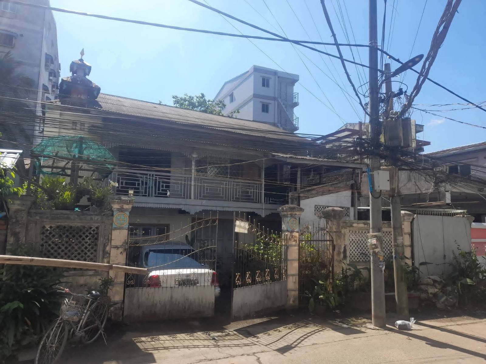 သာကေတမြို့နယ်ရှိ လုံးချင်းအရောင်း