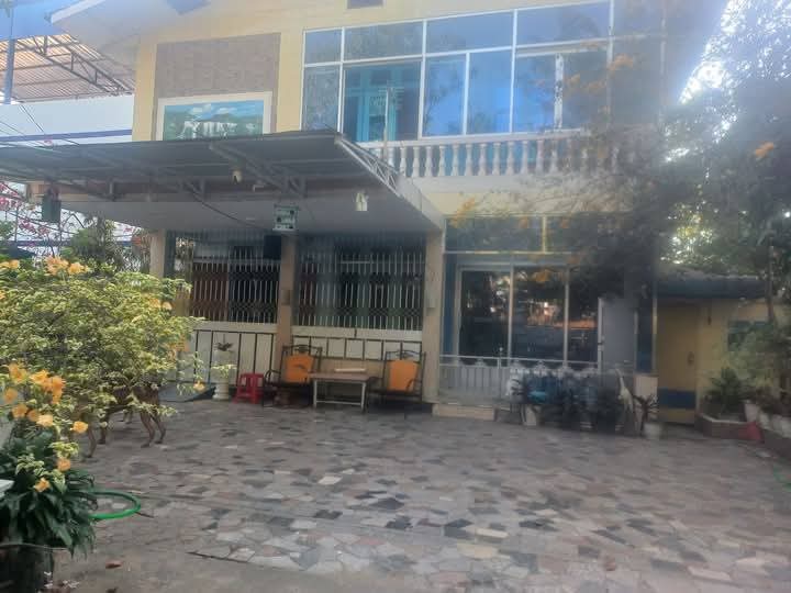 သဃ်န်းကျွန်းမြို့နယ် နှစ်ထပ်တိုက်အရောင်း