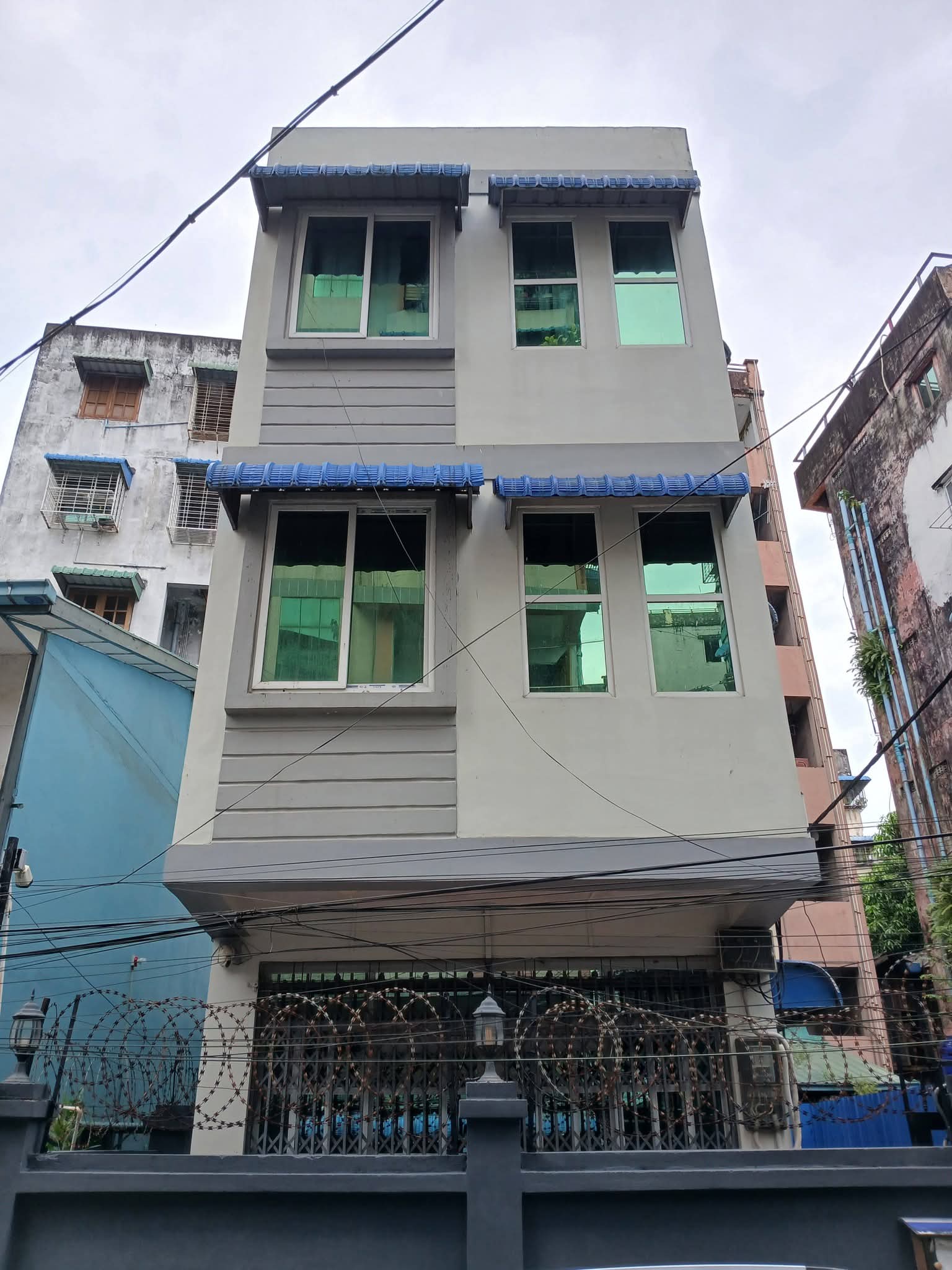 ကမာရွတ်မြို့နယ်ရှိလုံးချင်းအ‌ရောင်း