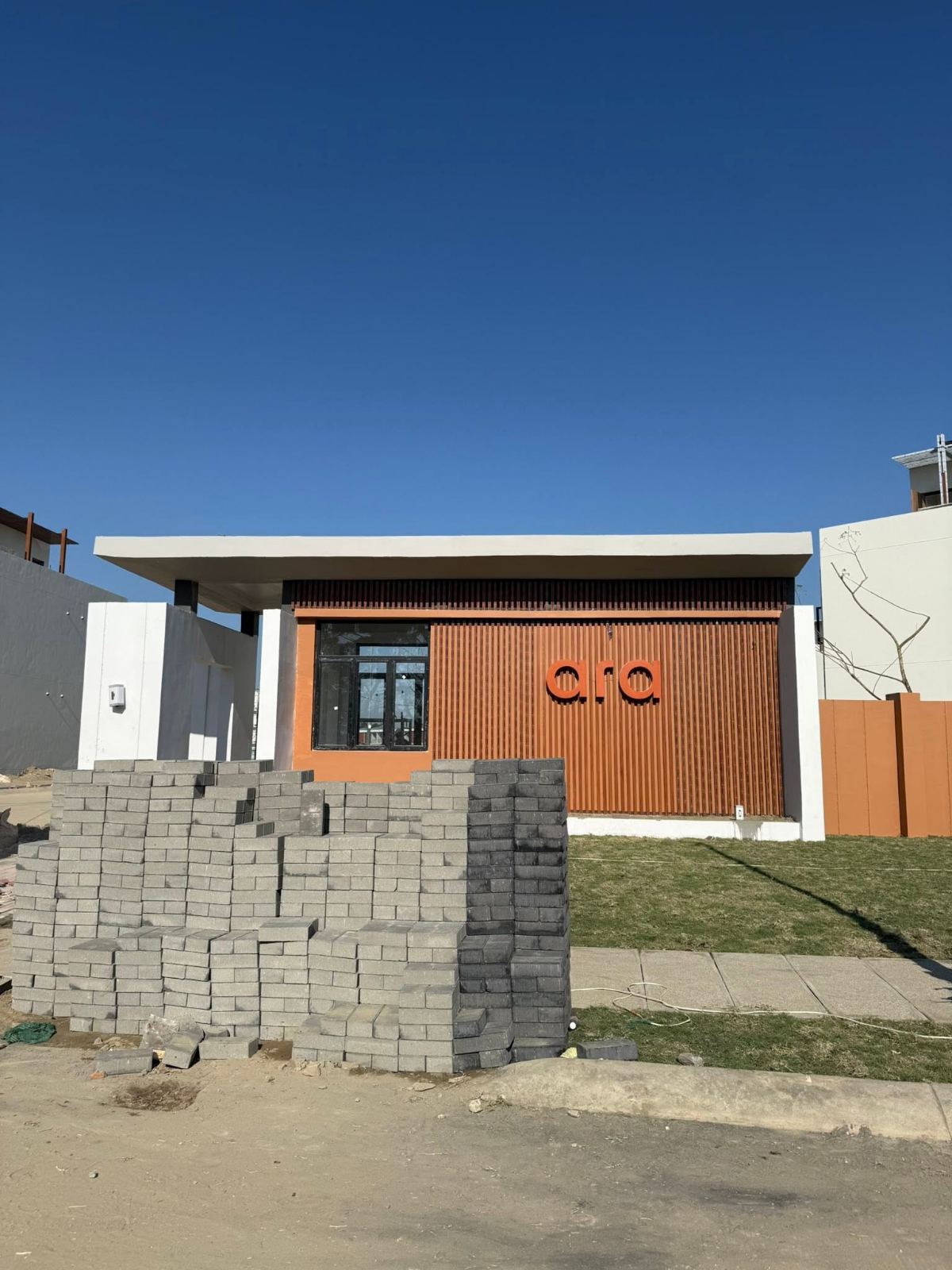 သန်လျင်မြို့နယ်၊ ara new. project. အခန်းအရောင်း