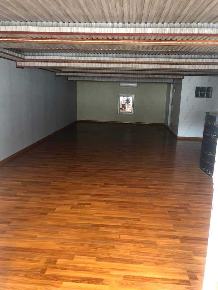 အလုံမြို့နယ်၊မြေညီအရောင်း