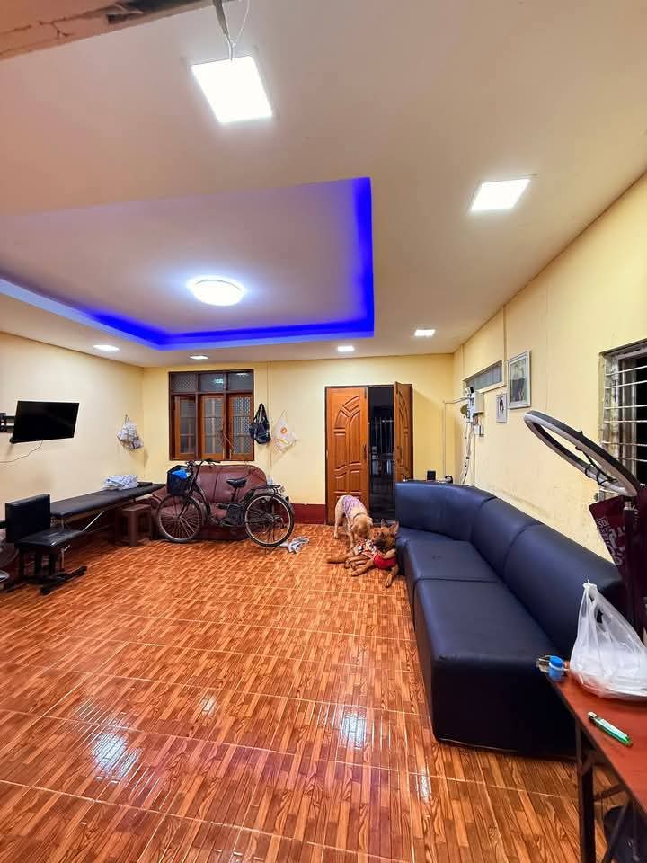 တောင်ဒဂုံမြို့နယ်၊ လုံးချင်းအရောင်း