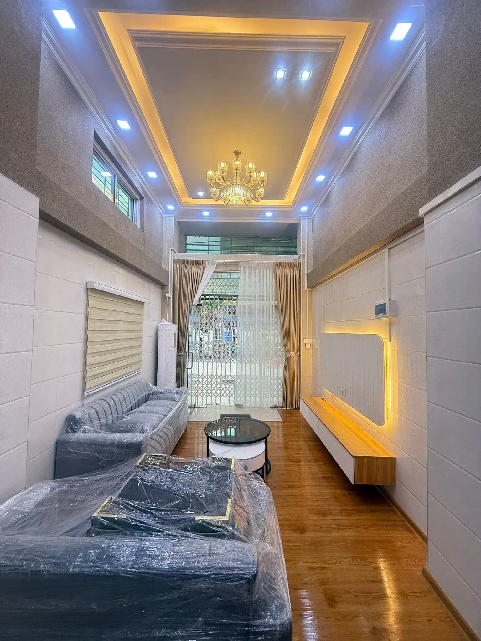 တောင်ဥက္ကလာမြို့နယ်၊ မြေညီထပ်ခိုးအရောင်း