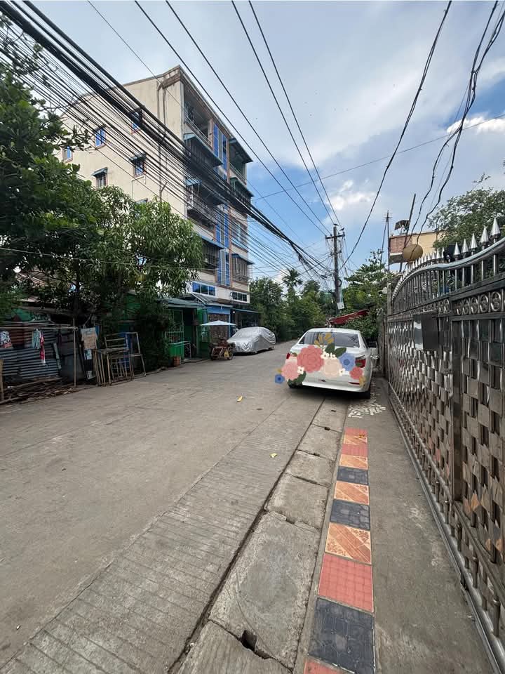 သာကေတမြို့နယ်၊ ရတနာပုံလမ်းသွယ်၊ လုံးချင်းအိမ်အရောင်း