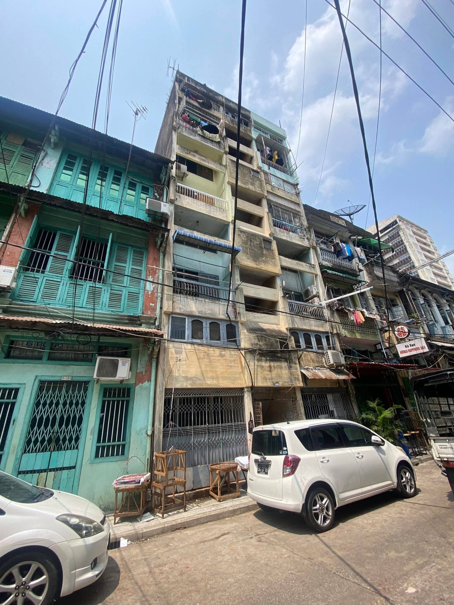 လသာမြို့နယ်ရှိဟောင်ကောင်တိုက်ခန်းအရောင်း