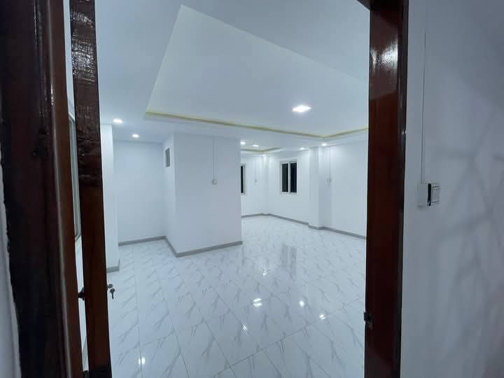 မြောက်ဒဂုံမြို့နယ်၊ (2RC) အရောင်း