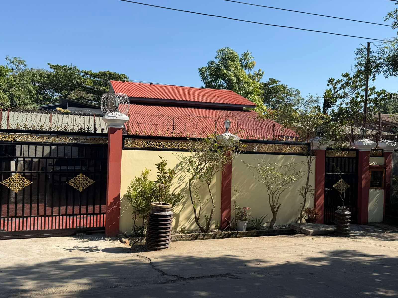 တောင်ဒဂုံမြို့နယ်ရှိ လုံးချင်းအရောင်း